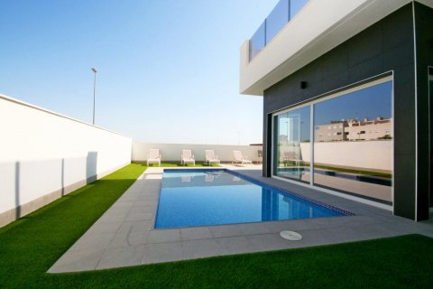 Villa en venta en Daya Vieja, Alicante, España 3 dormitorios, 125 m2 No. 58808 - foto 2