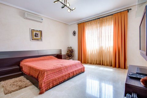 Villa en venta en Cabo Roig, Alicante, España 4 dormitorios, 201 m2 No. 58669 - foto 10