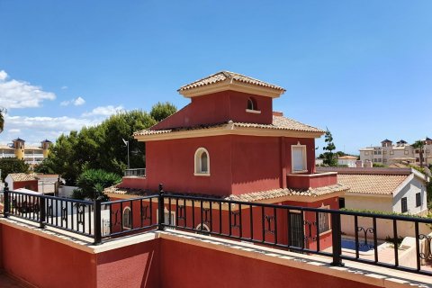 Villa en venta en La Zenia, Alicante, España 3 dormitorios, 100 m2 No. 58420 - foto 2