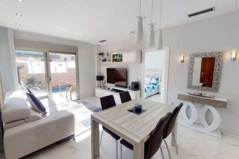 Villa en venta en Villamartin, Alicante, España 2 dormitorios, 100 m2 No. 58944 - foto 2