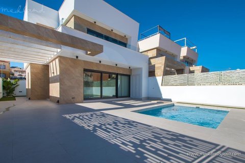 Villa en venta en San Miguel de Salinas, Alicante, España 3 dormitorios, 155 m2 No. 9462 - foto 1