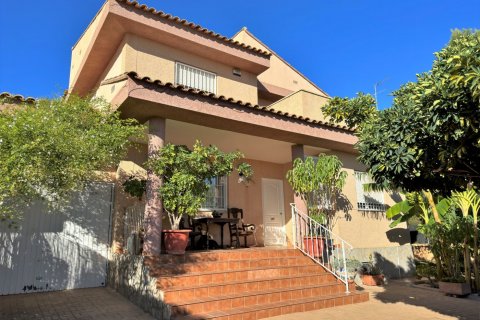 Villa en venta en Naquera, València, España 4 dormitorios, 200 m2 No. 60145 - foto 1
