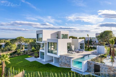 Villa en venta en Orihuela, Alicante, España 3 dormitorios, 240 m2 No. 47466 - foto 1