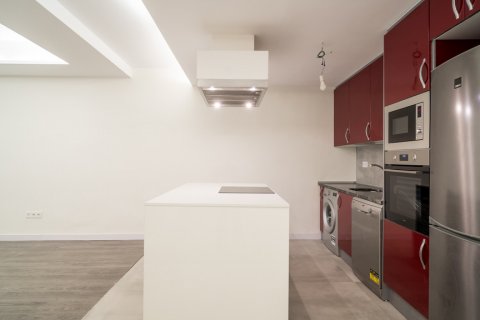 Apartamento en venta en Madrid, España 2 dormitorios, 166 m2 No. 60877 - foto 1