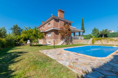 Villa en venta en Las Rozas de Madrid, Madrid, España 7 dormitorios, 405 m2 No. 62018 - foto 6