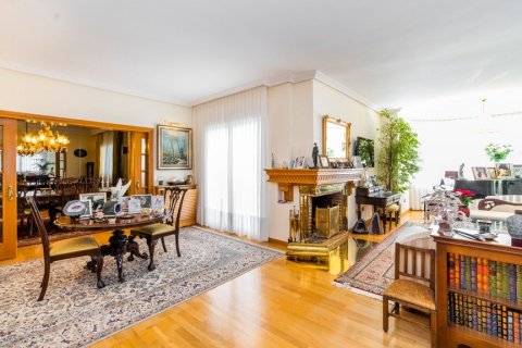 Villa en venta en Alcobendas, Madrid, España 5 dormitorios, 643 m2 No. 3803 - foto 6