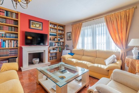 Villa en venta en Las Rozas de Madrid, Madrid, España 7 dormitorios, 405 m2 No. 62018 - foto 14