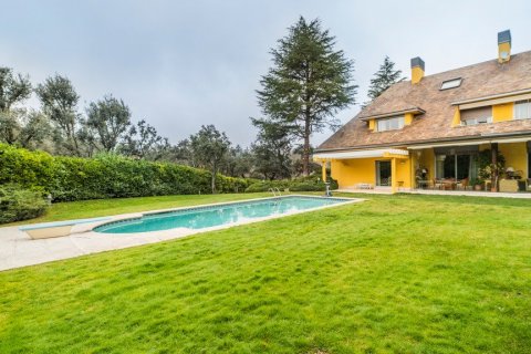 Villa en venta en Alcobendas, Madrid, España 7 dormitorios, 1.2 m2 No. 3764 - foto 3