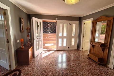 Villa en venta en València, España 6 dormitorios, 290 m2 No. 62846 - foto 12