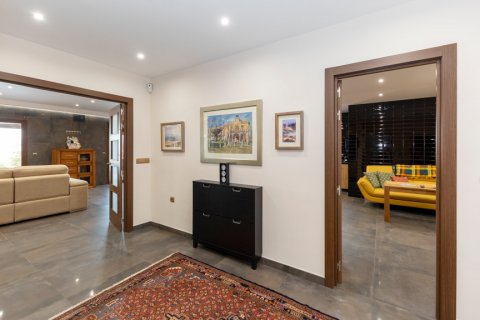 Villa en venta en Alhaurín de la Torre, Málaga, España 4 dormitorios, 400 m2 No. 3714 - foto 15