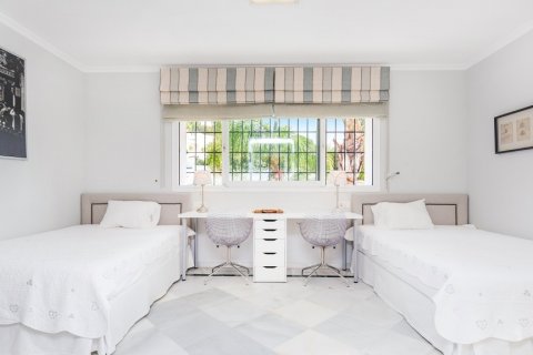 Villa en venta en Río Real, Málaga, España 7 dormitorios, 751 m2 No. 3201 - foto 15