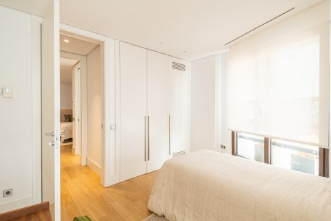 Apartamento en venta en Madrid, España 2 dormitorios, 210 m2 No. 2070 - foto 19