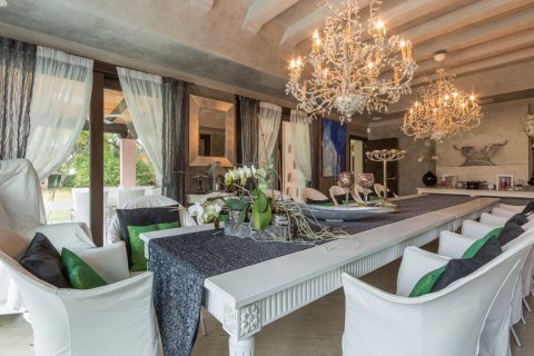 Villa en venta en El Paraiso, Alicante, España 11 dormitorios, 1.07 m2 No. 3453 - foto 14