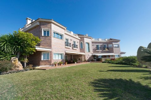 Villa en venta en Málaga, España 6 dormitorios, 2.15 m2 No. 3651 - foto 6