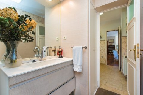 Villa en venta en Madrid, España 5 dormitorios, 392 m2 No. 62079 - foto 19