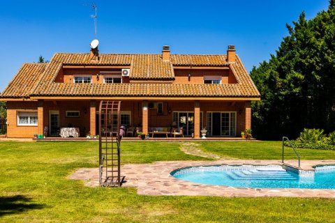 Villa en alquiler en Ciudalcampo, Madrid, España 5 dormitorios, 575 m2 No. 62346 - foto 4