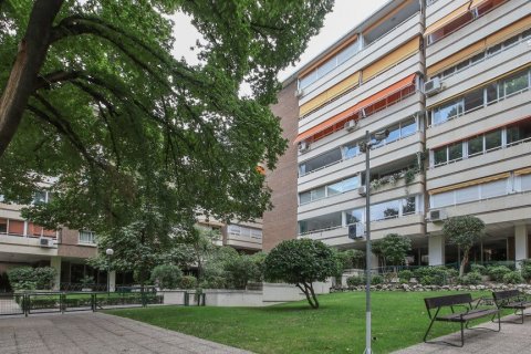 Apartamento en venta en Madrid, España 5 dormitorios, 337 m2 No. 61246 - foto 28