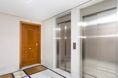 Apartamento en venta en Madrid, España 4 dormitorios, 160 m2 No. 61689 - foto 27