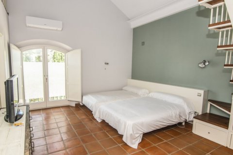 Villa en venta en San Pedro de Alcántara, Málaga, España 5 dormitorios, 491 m2 No. 62036 - foto 13
