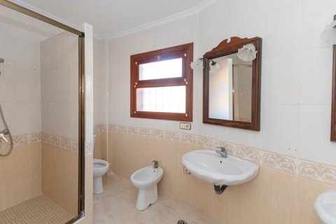 Villa en venta en Málaga, España 10 dormitorios, 1.3 m2 No. 62160 - foto 20
