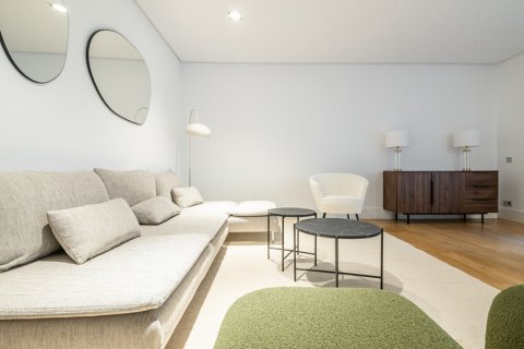 Apartamento en venta en Madrid, España 2 dormitorios, 210 m2 No. 2070 - foto 4
