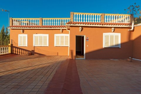 Villa en venta en Málaga, España 10 dormitorios, 1.3 m2 No. 62160 - foto 26