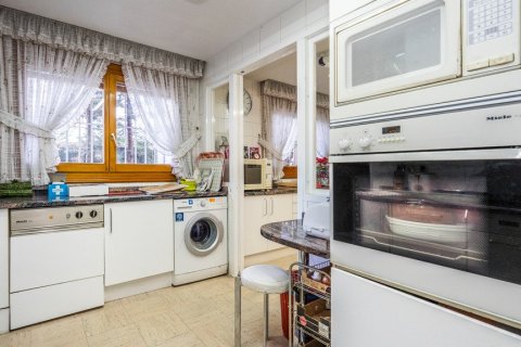 Villa en venta en Madrid, España 5 dormitorios, 890 m2 No. 62241 - foto 16