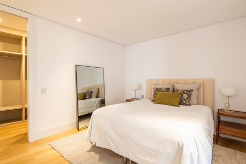 Apartamento en venta en Madrid, España 2 dormitorios, 210 m2 No. 2070 - foto 11