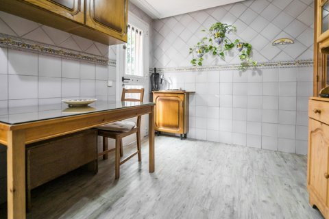 Villa en venta en Madrid, España 7 dormitorios, 235 m2 No. 3348 - foto 15