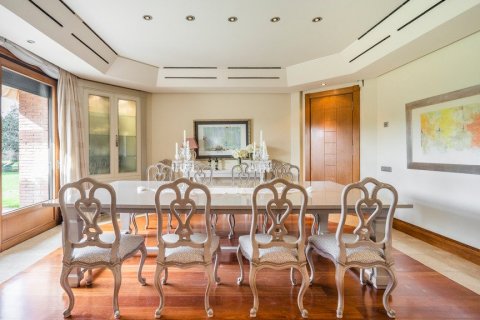 Villa en venta en Alcobendas, Madrid, España 7 dormitorios, 1.41 m2 No. 62198 - foto 20