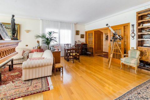 Villa en venta en Alcobendas, Madrid, España 5 dormitorios, 643 m2 No. 3803 - foto 10