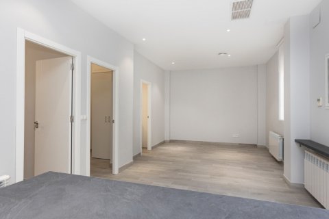 Apartamento en venta en Madrid, España 4 dormitorios, 98 m2 No. 61178 - foto 29