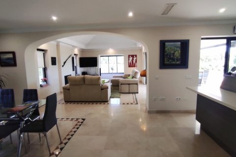 Villa en venta en Cádiz, España 6 dormitorios, 435 m2 No. 61980 - foto 14