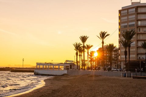 Vivir en altura: casi 1.450 áticos grandes y económicos a la venta desde 60.000 euros en Alicante