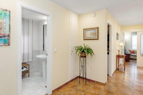 Villa en venta en Sevilla, España 6 dormitorios, 312 m2 No. 62333 - foto 3