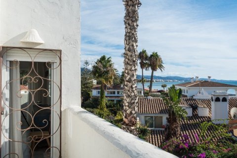 Casa adosada en venta en Marbella, Málaga, España 6 dormitorios, 167 m2 No. 61994 - foto 2