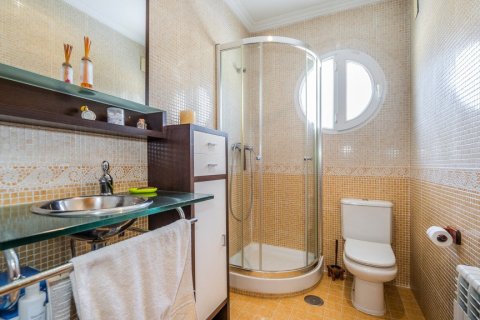 Villa en venta en Las Rozas de Madrid, Madrid, España 5 dormitorios, 647 m2 No. 62106 - foto 13