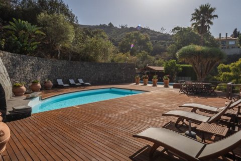 Villa en venta en Las Palmas De Gran Canaria, Gran Canaria, España 5 dormitorios, 519.9 m2 No. 62015 - foto 2
