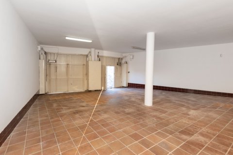 Villa en venta en Málaga, España 10 dormitorios, 1.3 m2 No. 62160 - foto 10