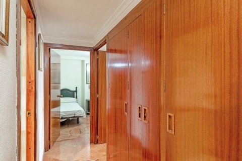 Apartamento en venta en Sevilla, España 3 dormitorios, 198 m2 No. 61414 - foto 6