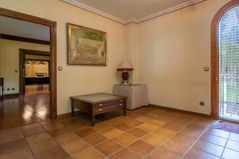 Villa en venta en Majadahonda, Madrid, España 5 dormitorios, 600 m2 No. 3597 - foto 10