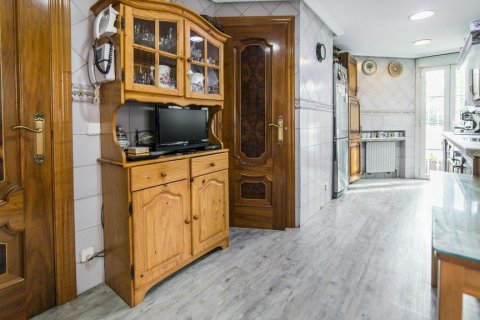Villa en venta en Madrid, España 7 dormitorios, 235 m2 No. 3348 - foto 13