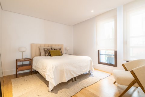 Apartamento en venta en Madrid, España 2 dormitorios, 210 m2 No. 2070 - foto 13