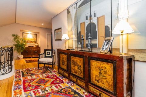 Villa en venta en Alcobendas, Madrid, España 7 dormitorios, 1.2 m2 No. 3764 - foto 10
