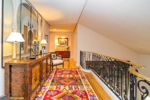 Villa en venta en Alcobendas, Madrid, España 7 dormitorios, 1.2 m2 No. 3764 - foto 11
