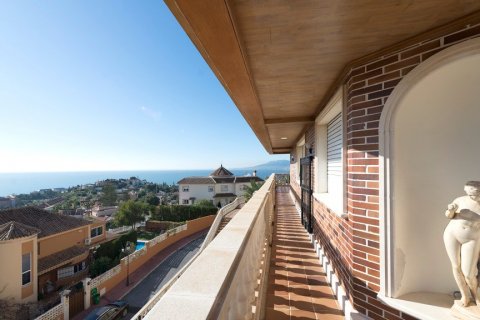 Villa en venta en Málaga, España 6 dormitorios, 2.15 m2 No. 3651 - foto 3