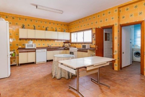 Villa en venta en Castilleja de la Cuesta, Sevilla, España 10 dormitorios, 630 m2 No. 62239 - foto 19