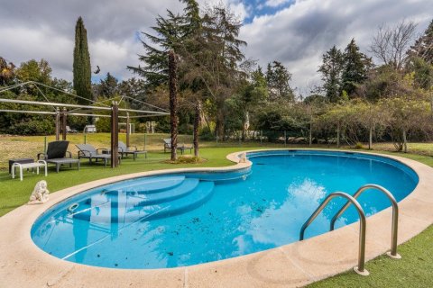Villa en venta en Madrid, España 7 dormitorios, 693 m2 No. 62707 - foto 3