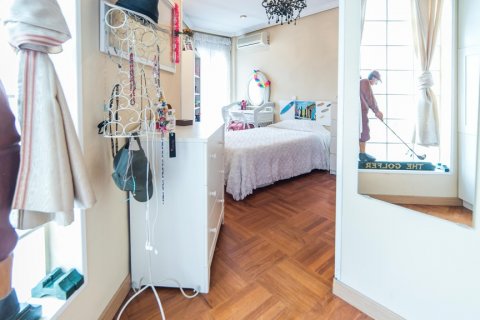 Villa en venta en Madrid, España 7 dormitorios, 235 m2 No. 3348 - foto 18
