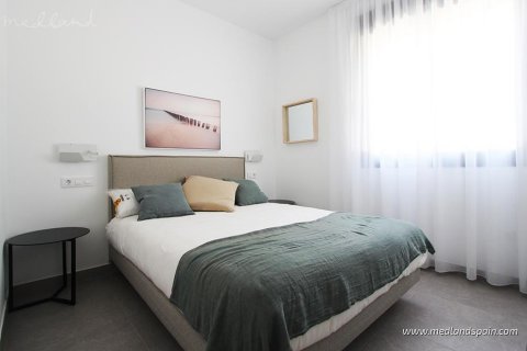 Huvila myytävänä Pilar de la Horadada, Alicante, Espanja, 3 makuuhuonetta, 103 m2 No. 9115 - kuva 13